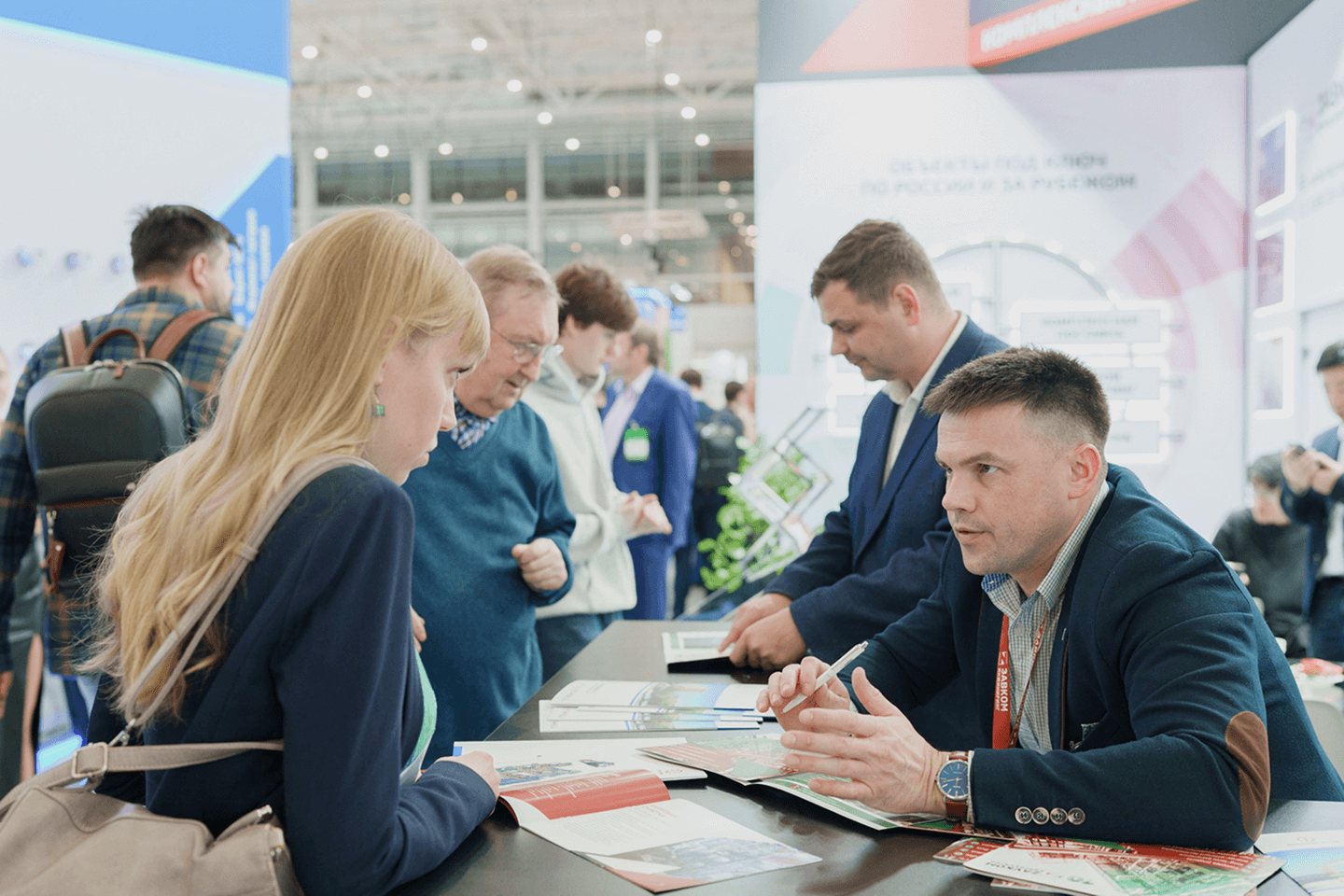 صور من المعرض